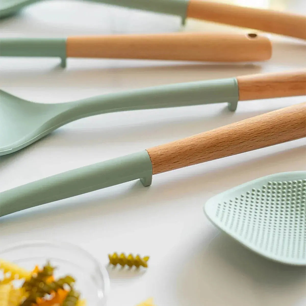 Silicone Kitchen Utensils Set Wooden Handle Non-stick Spatula Cookware Set Fried Shovel Leaky Spoon Rice Spoon Kitchen Tool Sets - Auraveia