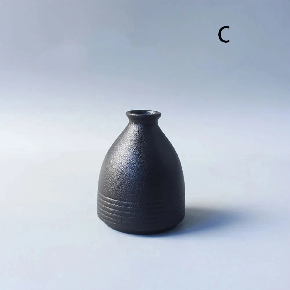 Ceramic small vase, home decoration handicraft desktop decoration, black small vase simple Japanese decoration - Auraveia