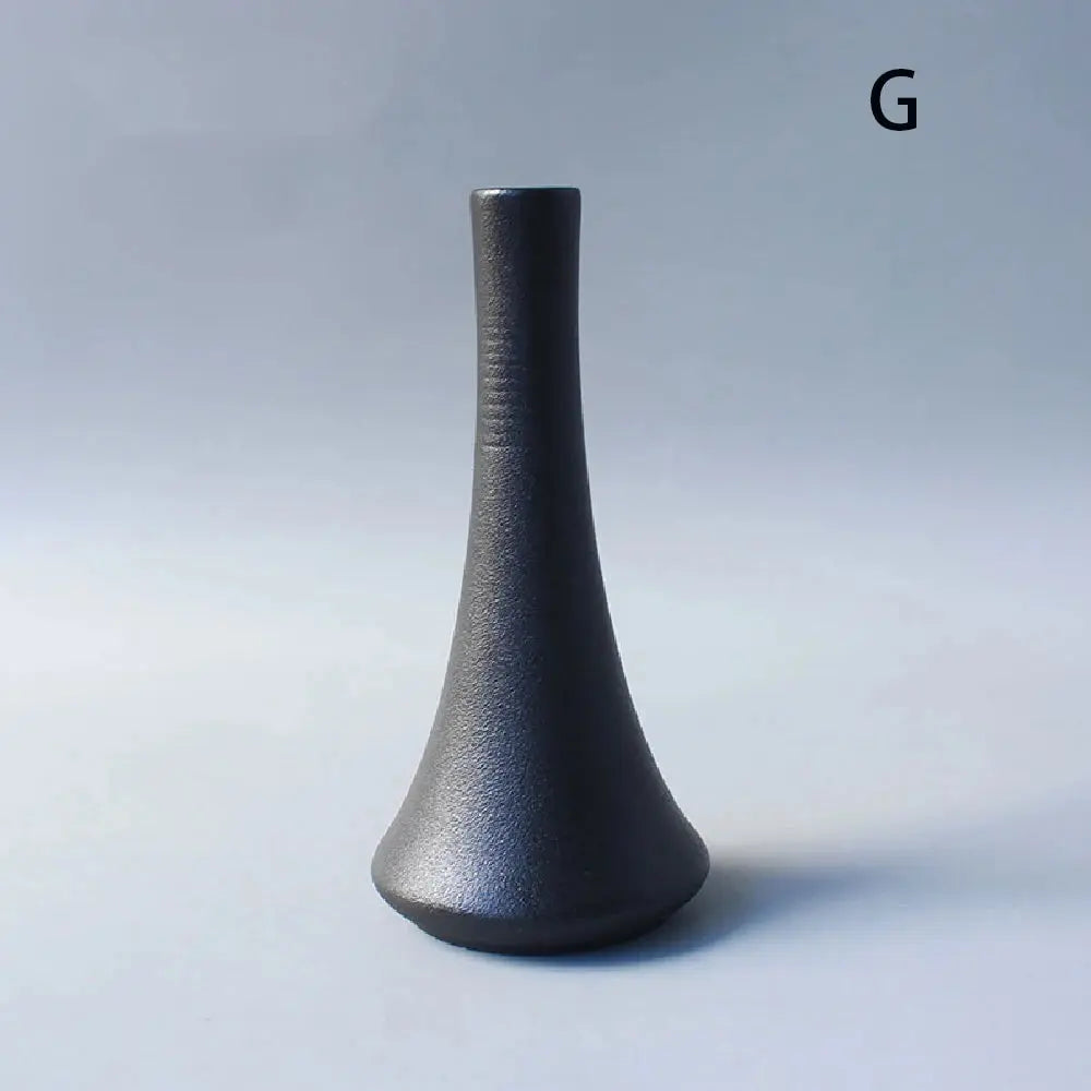 Ceramic small vase, home decoration handicraft desktop decoration, black small vase simple Japanese decoration - Auraveia