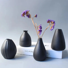 Ceramic small vase, home decoration handicraft desktop decoration, black small vase simple Japanese decoration - Auraveia